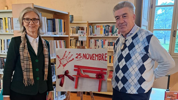 Giornata internazionale per l'eliminazione della violenza contro le donne: donata dal pittore Riccardo Borando alla Biblioteca civica un'installazione dedicata al 25 novembre