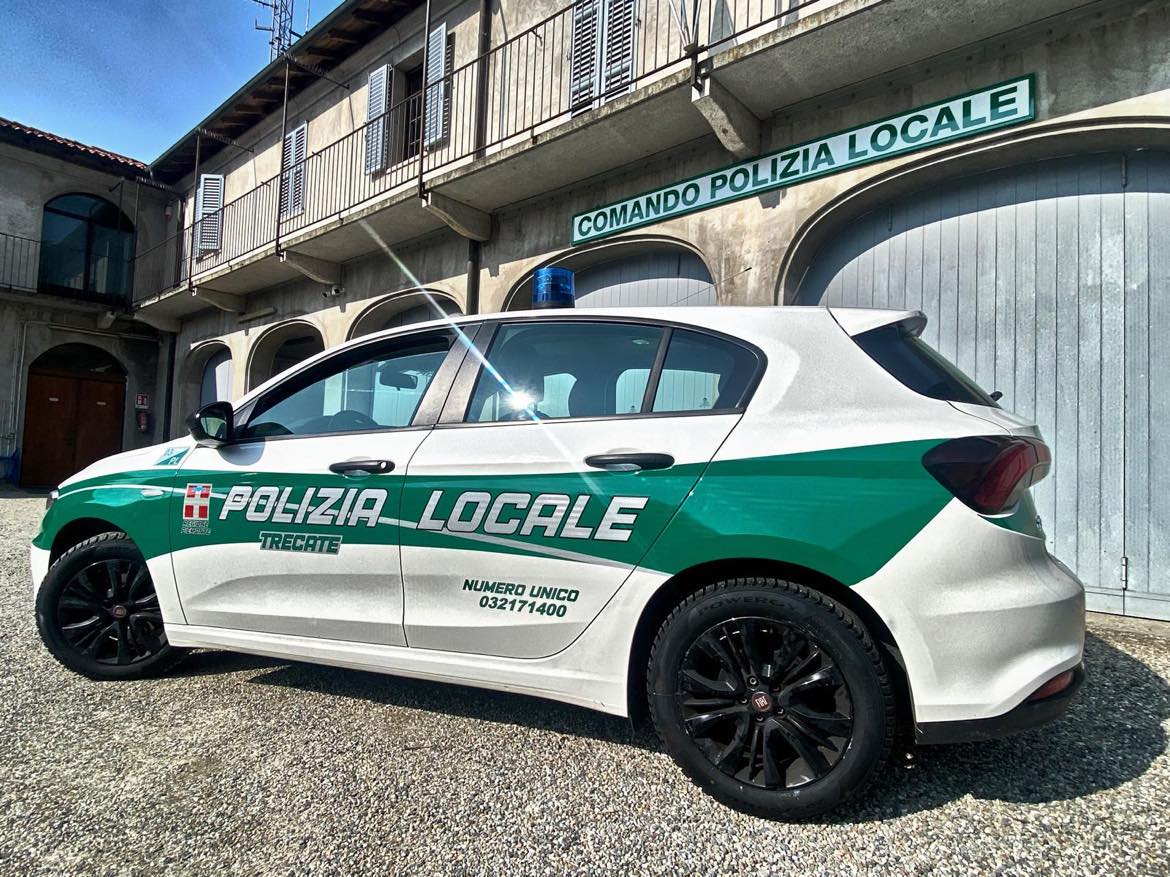 Tentano furto el parcheggio del "Carrefour": arrestati dopo inseguimento dalla Polizia locale