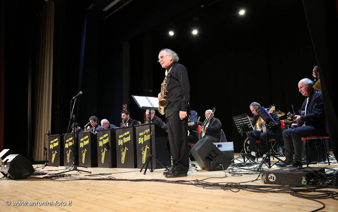 “Swing & Rhythm Big Band In Concerto”: Grande Successo Al Teatro “Silvio Pellico” Dello Spettacolo Di “Sipario Aperto Per Trecate”