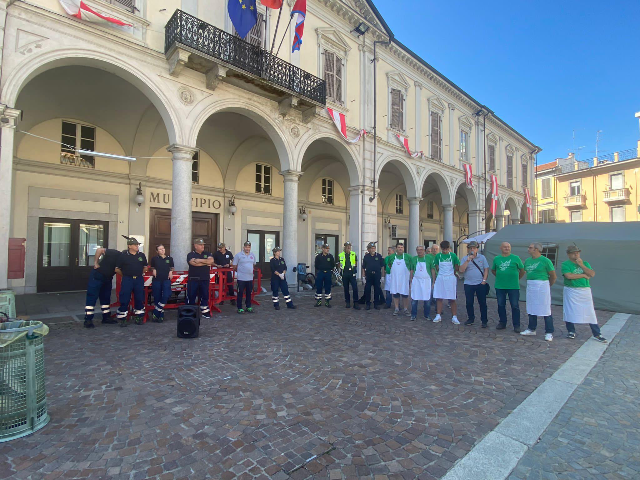 “Insieme Con Voi”: Grande Partecipazione Alla Manifestazione Degli Alpini Del Gruppo “A.Geddo” E Del Gruppo Alpini Volontariato Di Protezione Civile Di Trecate Per Il Comune Di Russi