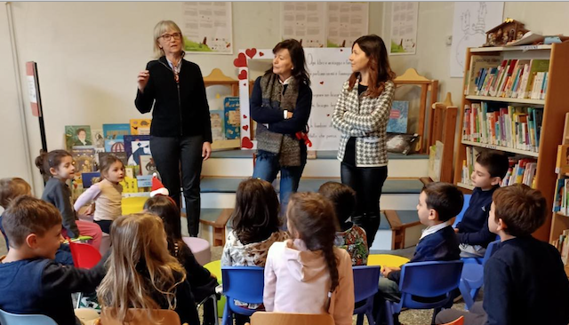 "Decoriamo l'albero di Natale": 50 bambini hanno partecipato al laboratorio organizzato dalla Biblioteca civica